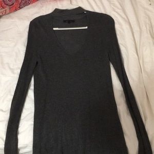 Key hole choker sweater gray